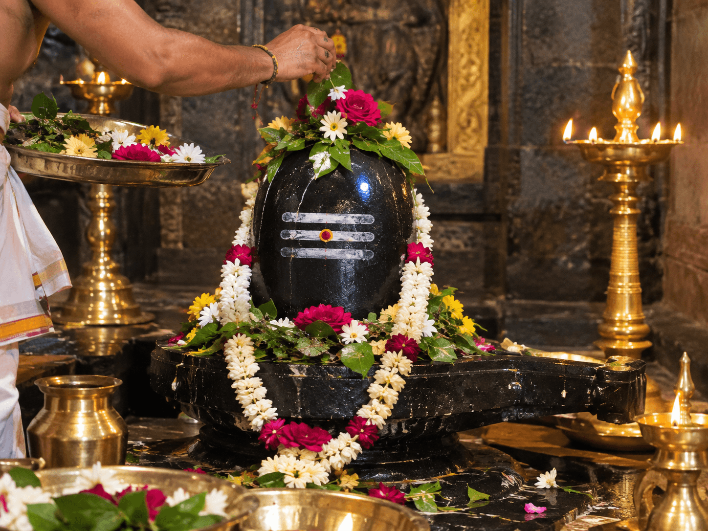 SHIVALINGA ARCHANA